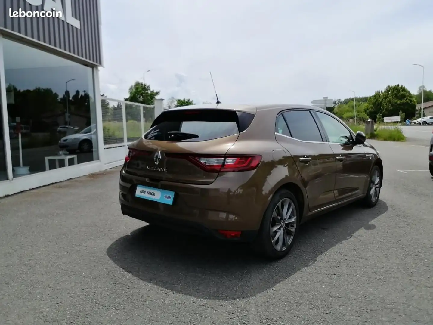 Renault Megane Mégane IV Berline dCi 110 Energy Limited Beige - 2