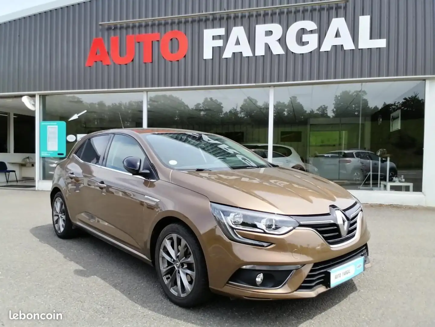 Renault Megane Mégane IV Berline dCi 110 Energy Limited Beige - 1