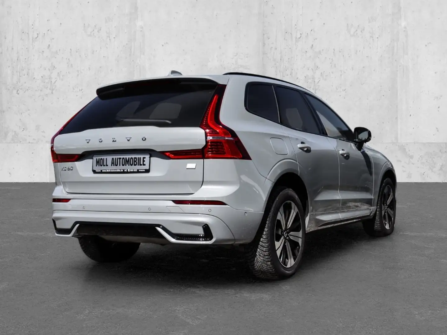 Volvo XC60 Plus Dark Recharge Plug-In Hybrid AWD T6 Twin Engi Grau - 2