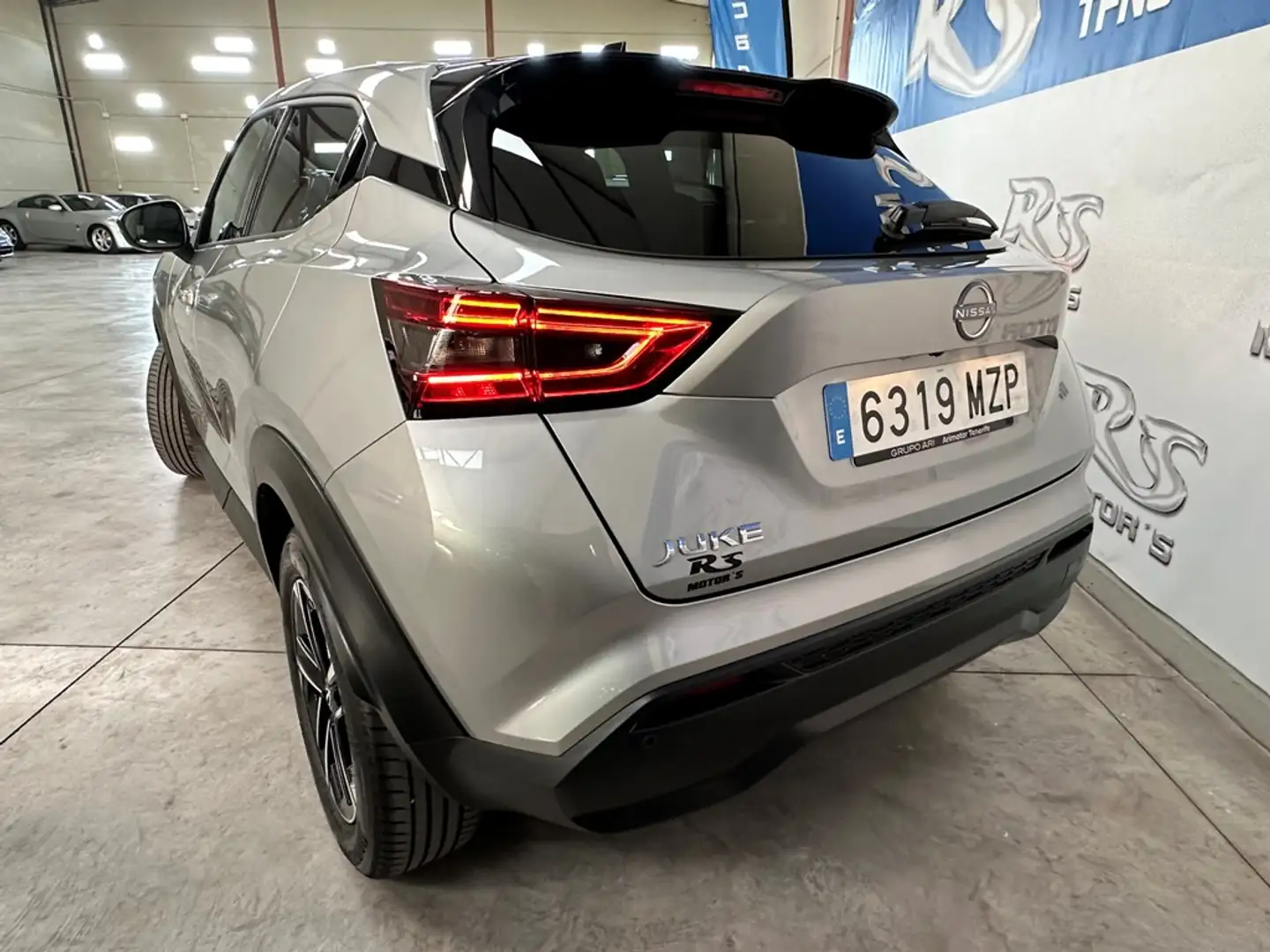 Nissan Juke 1.0 DIG-T N-Connecta 4x2 DCT 7 84kW Plateado - 2