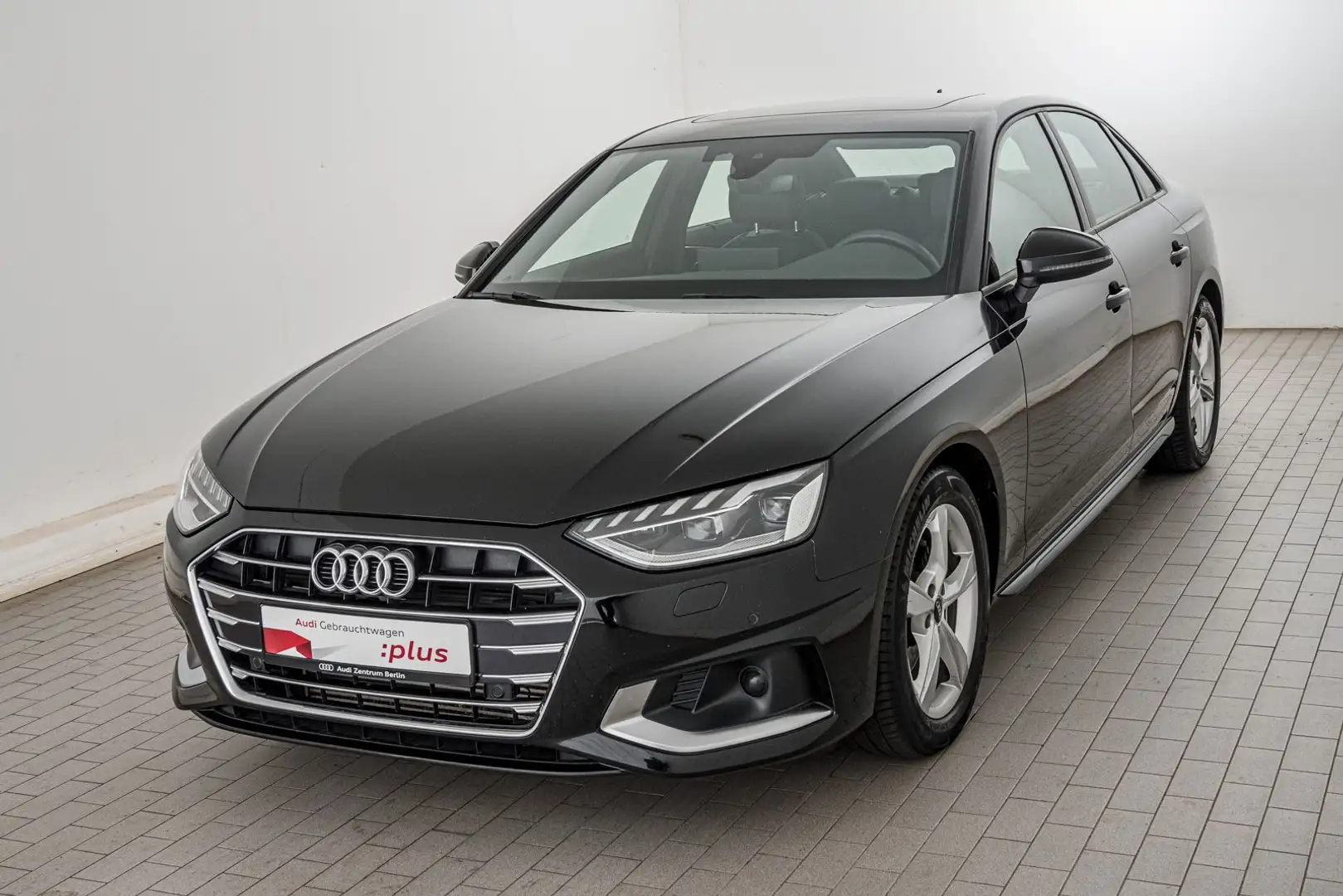 Audi A4 Advanced 35 TFSI S tr. PDC RFK NAVI Schwarz - 2