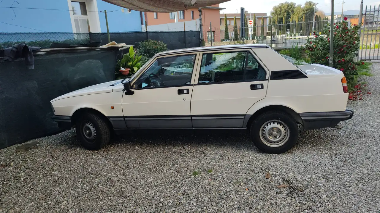 Alfa Romeo Giulietta II 1981 1.8, foto 4