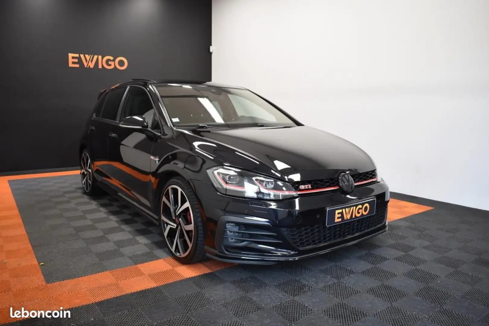 Volkswagen Golf 2.0 TSI 230ch GTI LIGNE MAX'INOX SUIVI CONSTRUCTEU Noir - 1