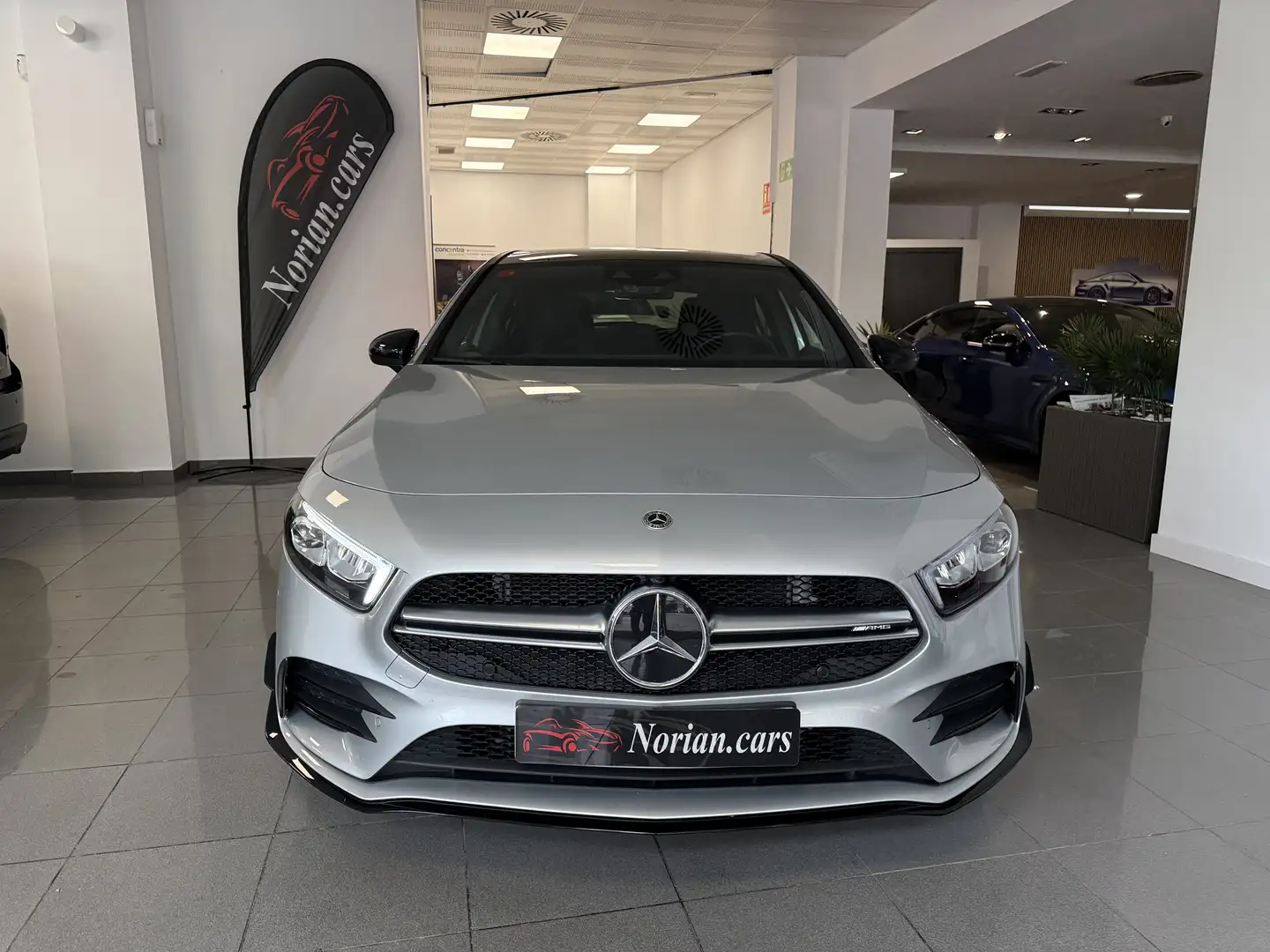 Mercedes-Benz A 35 AMG 4Matic+ 7G-DCT Gris - 2