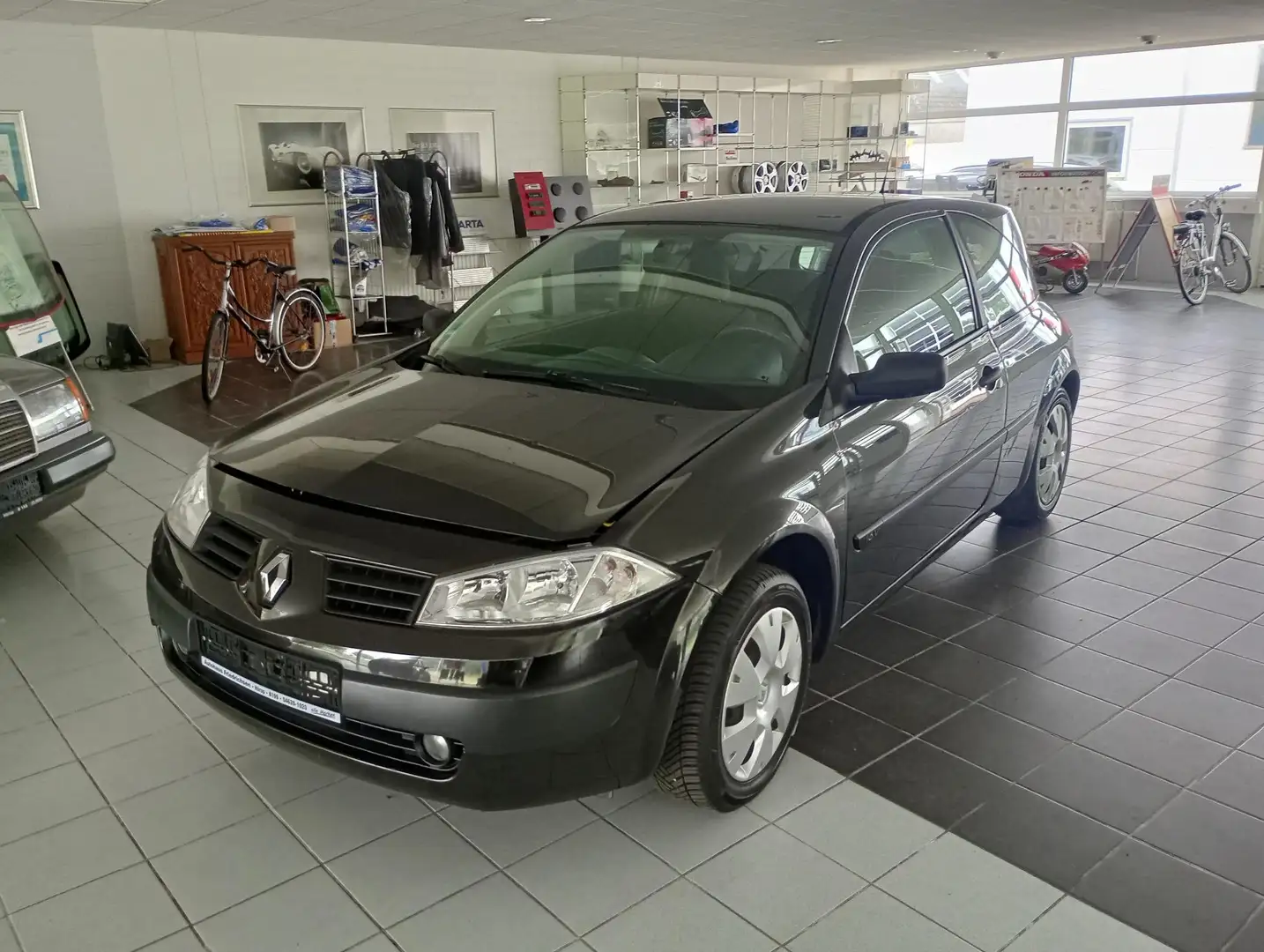 Renault Megane 1.4 Authentique Schwarz - 1