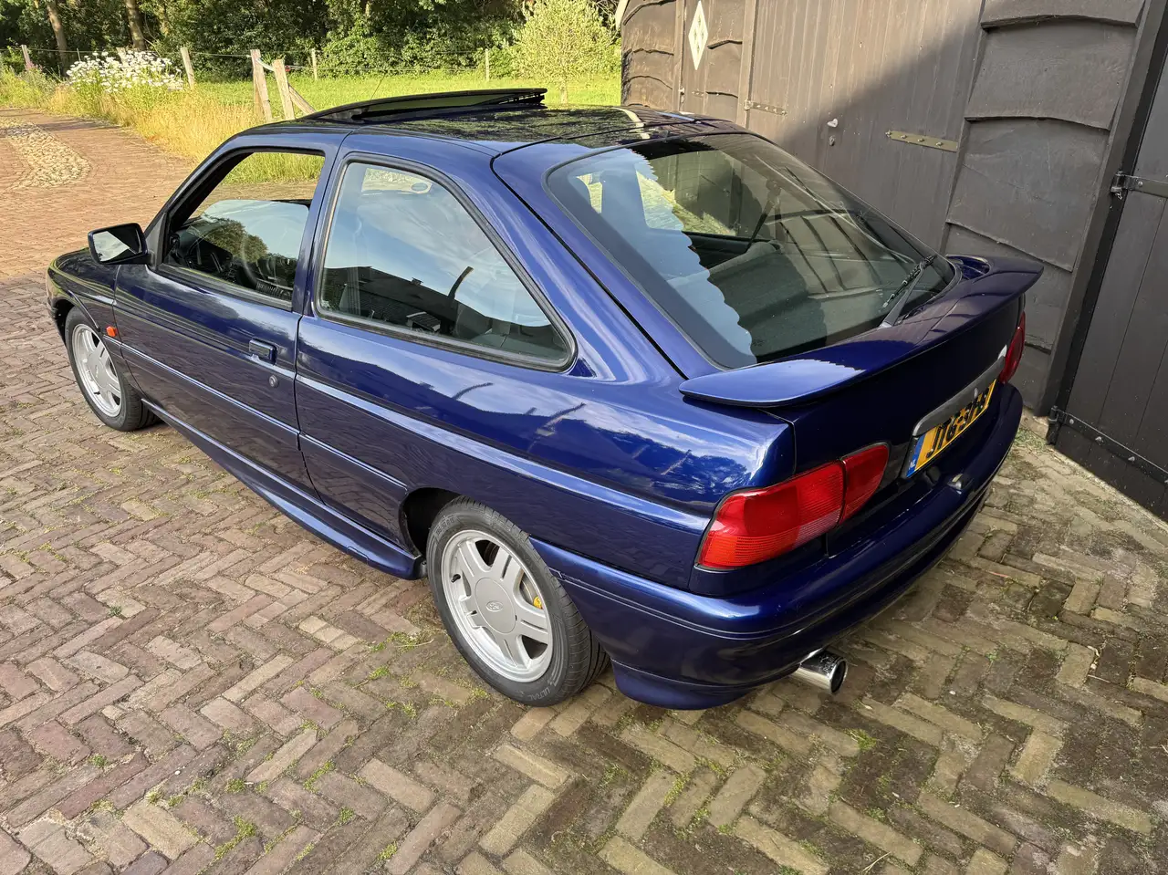 Ford Escort RS2000 2.0 16V, foto 2