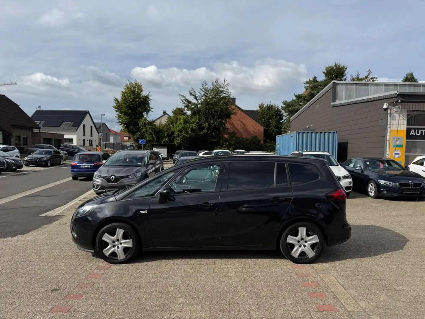 Opel Zafira Tourer 7-Sitzer Navi PDC vo+ht Tempo MFL Noir - 2