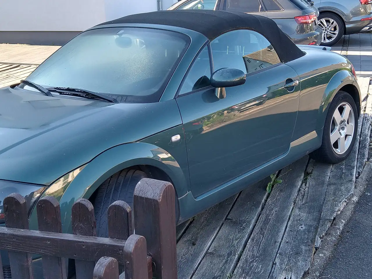 Audi TT Roadster 1.8 T quattro, foto 1