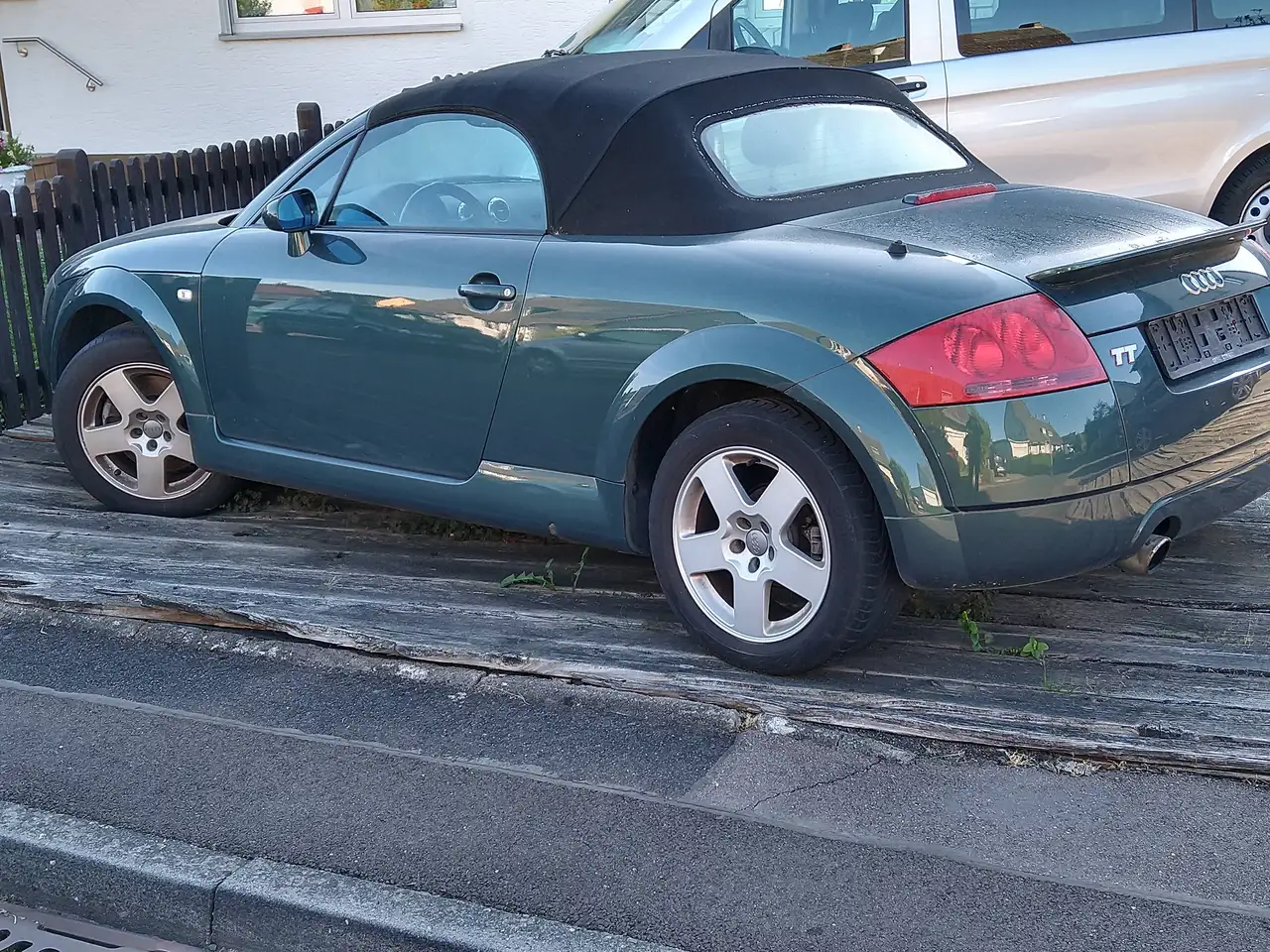 Audi TT Roadster 1.8 T quattro, foto 2