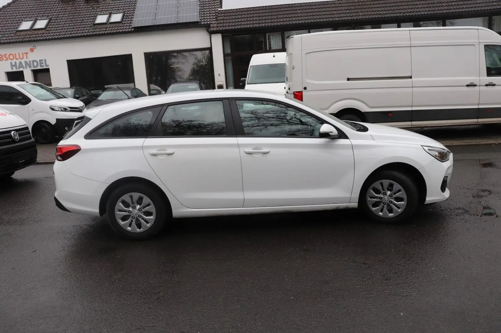 Hyundai i30 cw Kombi Select Spur  netto 8695€ Weiß - 1