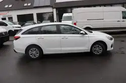 Hyundai i30 cw Kombi Select Spur netto 8695€