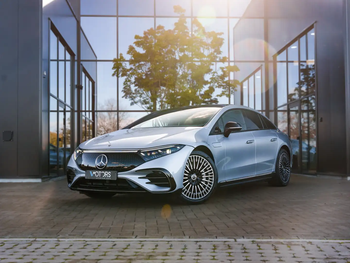 Mercedes-Benz EQS EQS 450+ AMG Line - Pano - massage - HUD - ACC Silber - 1