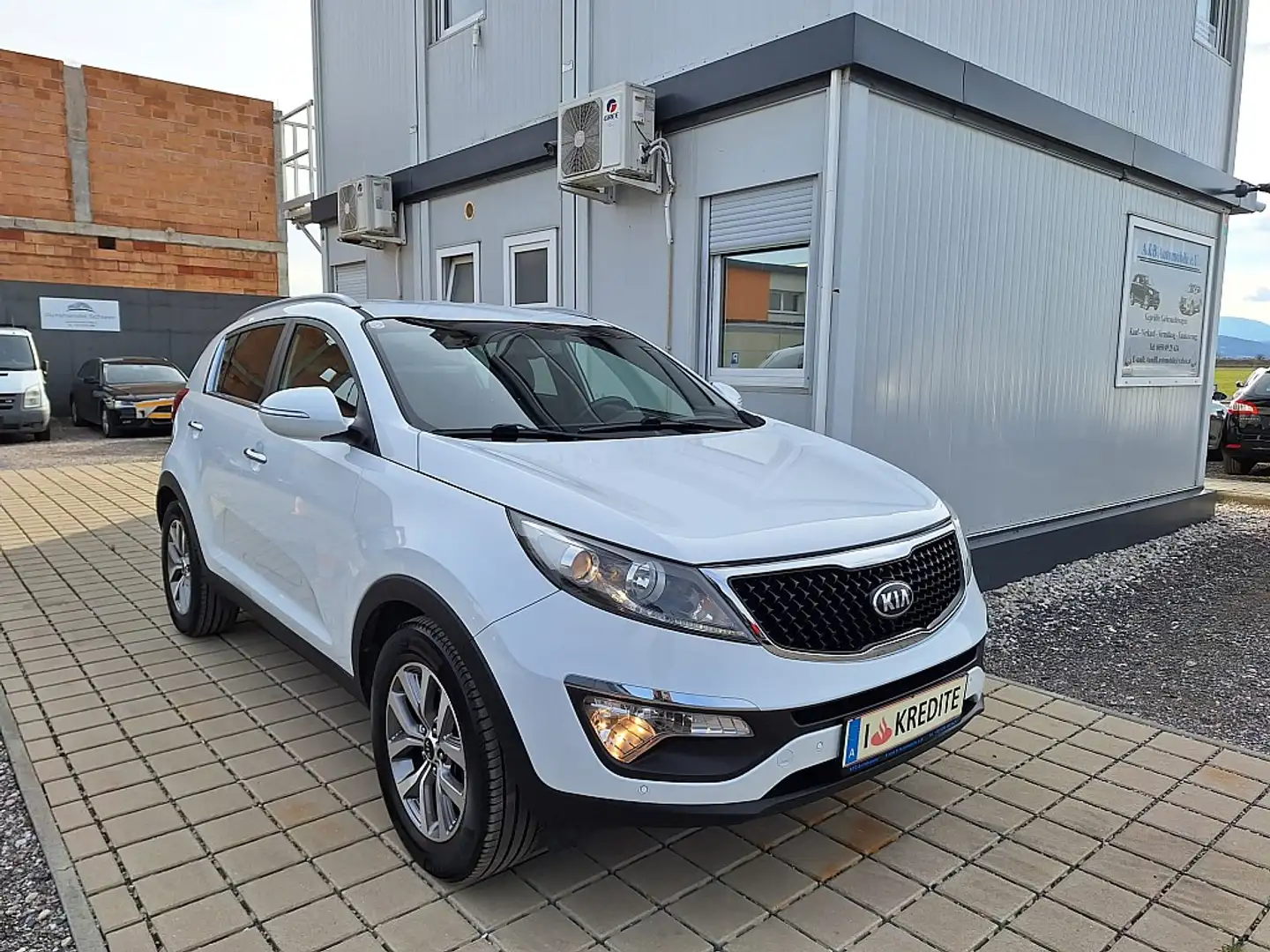 Kia Sportage Fifa Brazuca 1,7 CRDi 2WD sofort kredit Weiß - 1