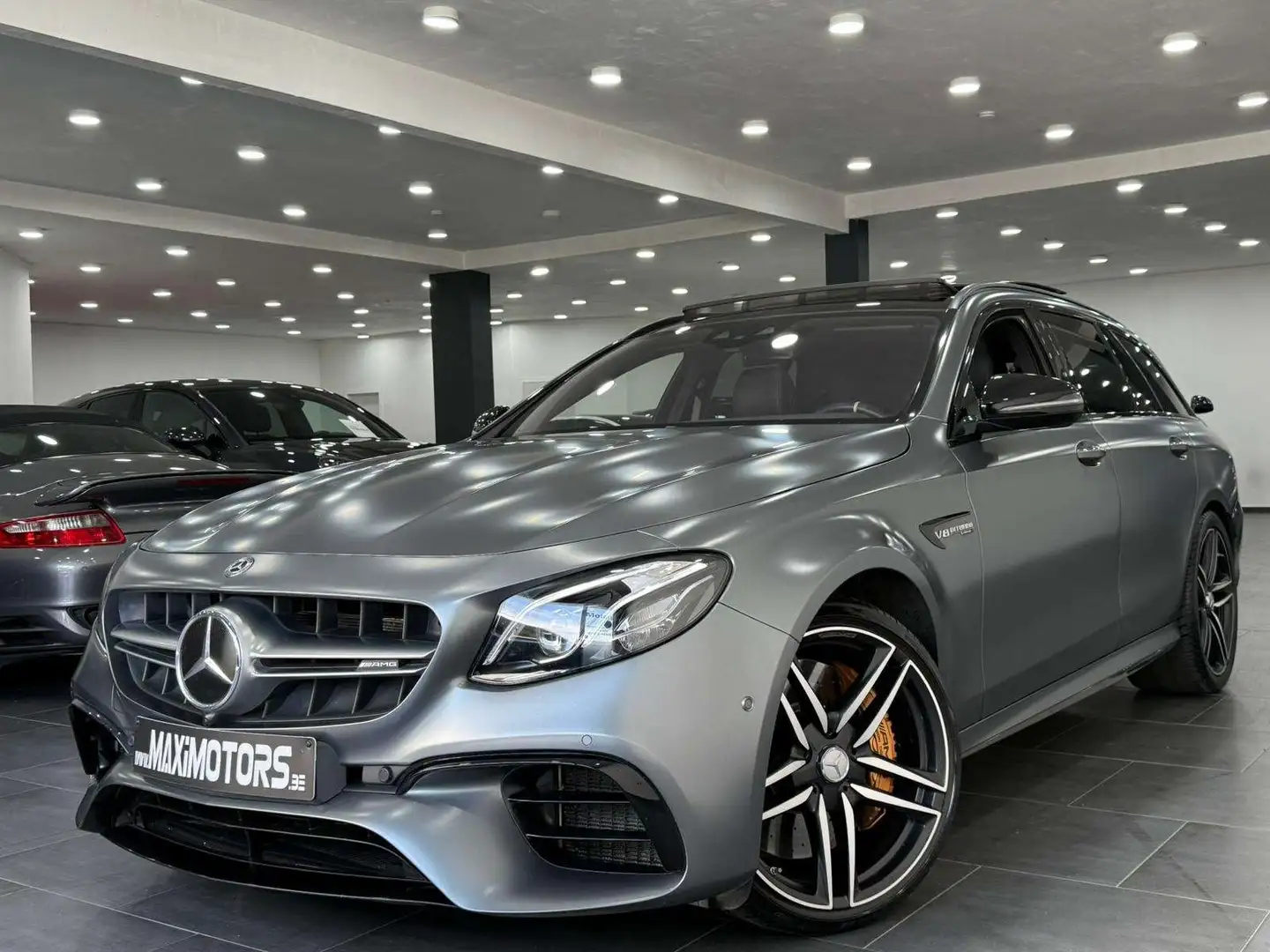 Mercedes-Benz E 63 AMG 4MaticS Utilitaire-Lichtevracht Ceramic FullOption Gris - 1