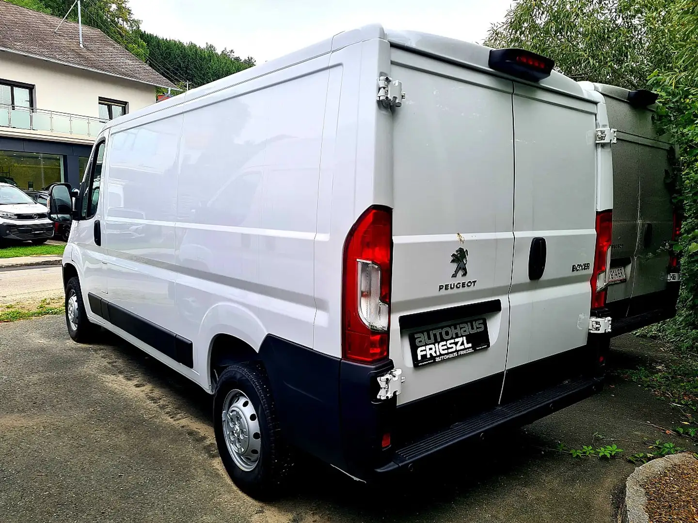 Peugeot Boxer Boxer 30 L2H1 BlueHDi 120 S&S Weiß - 2