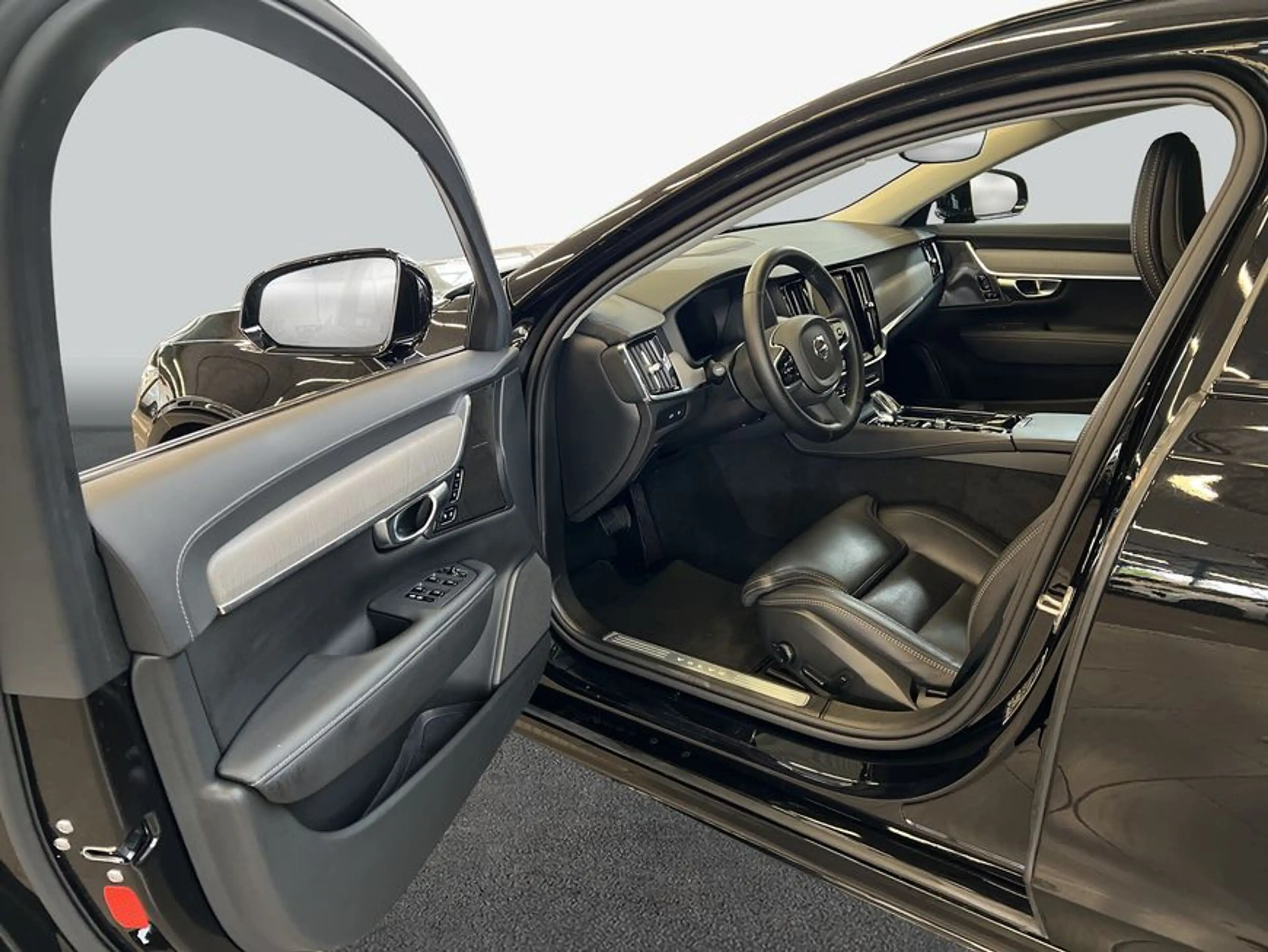Volvo V90 T8 AWD Plus-Dark Nappaleder m. Sitzbelüftung R — photo 10