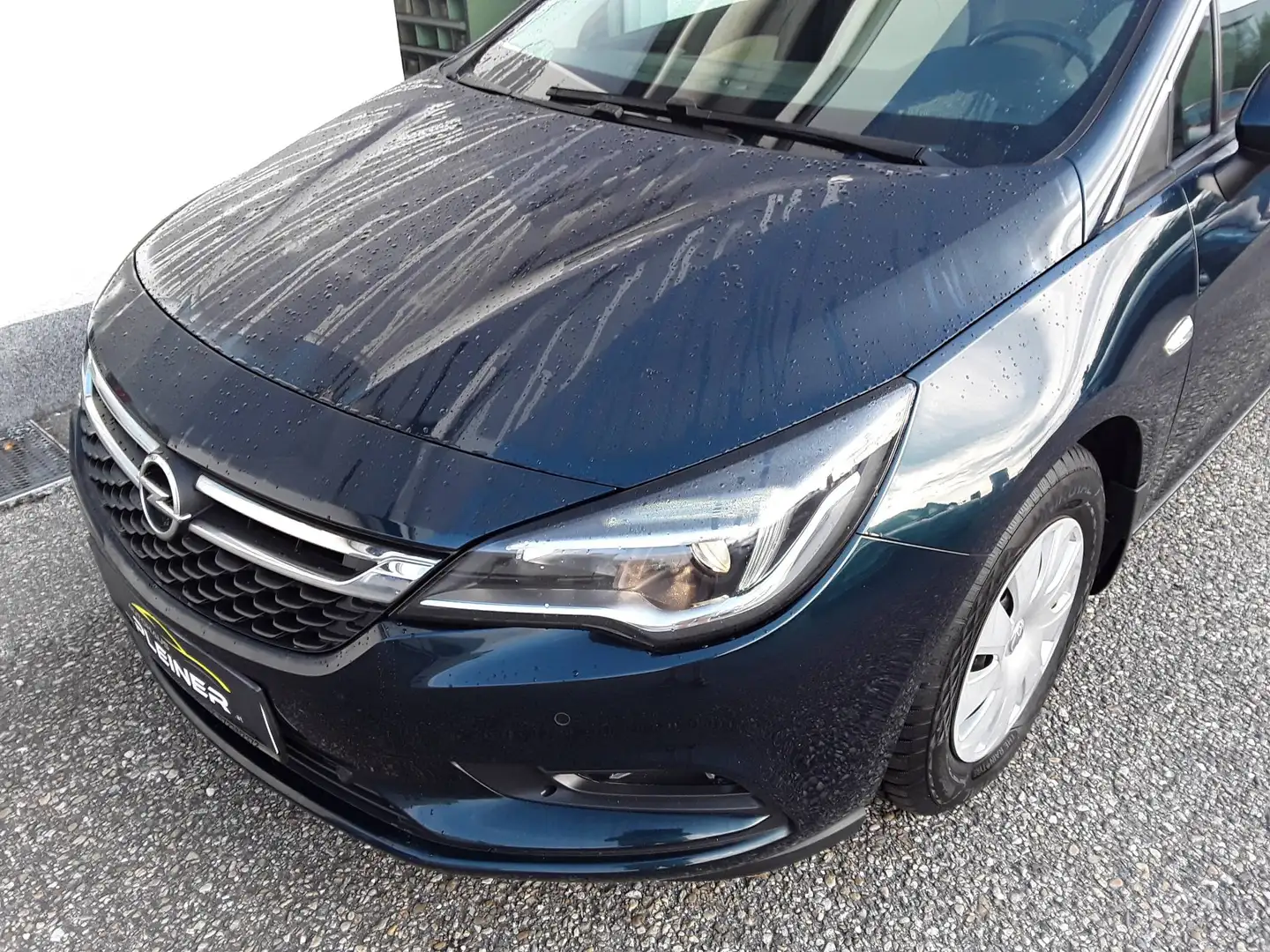 Opel Astra Innovation Grün - 2