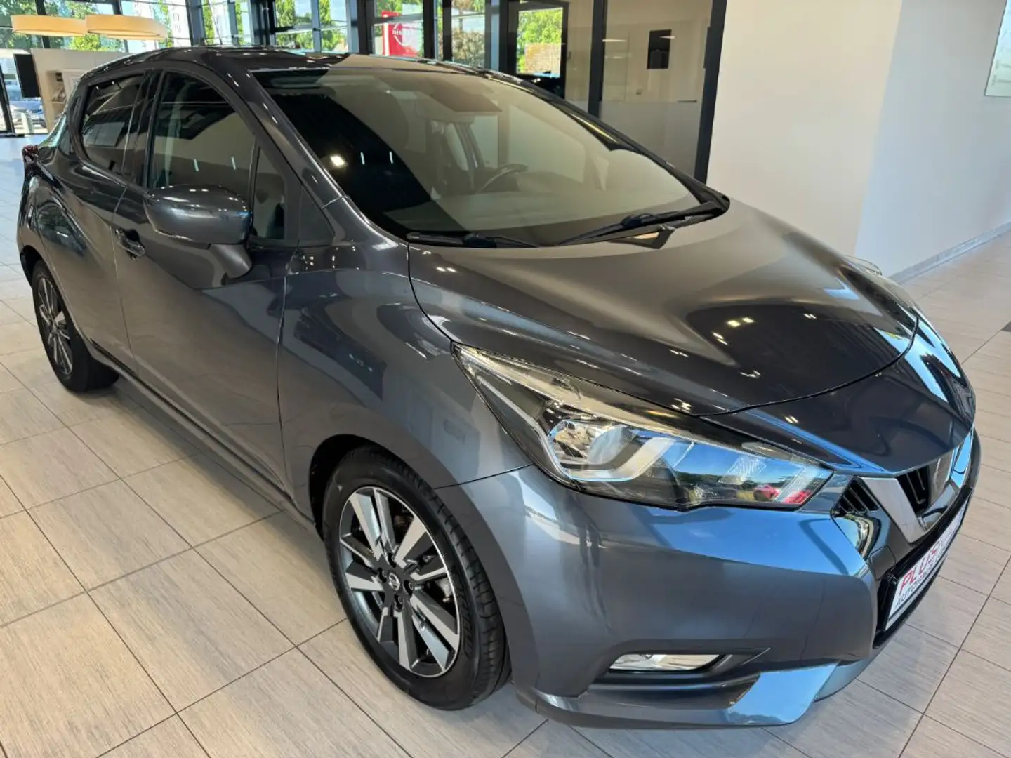 Nissan Micra 0.9 IG-T N-Connecta  NC Carplay Bluetooth Grau - 2
