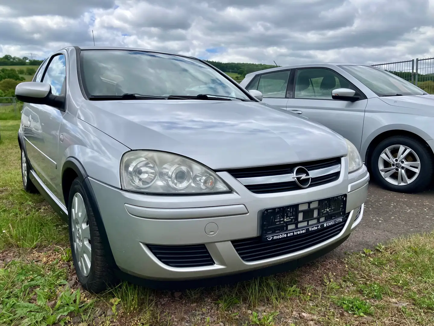 Opel Corsa 1.4 Twinport  HU/AU/SERVICE neu Silber - 1