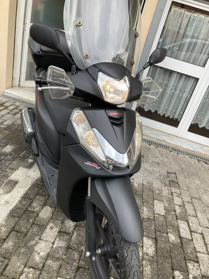 Honda SH 300