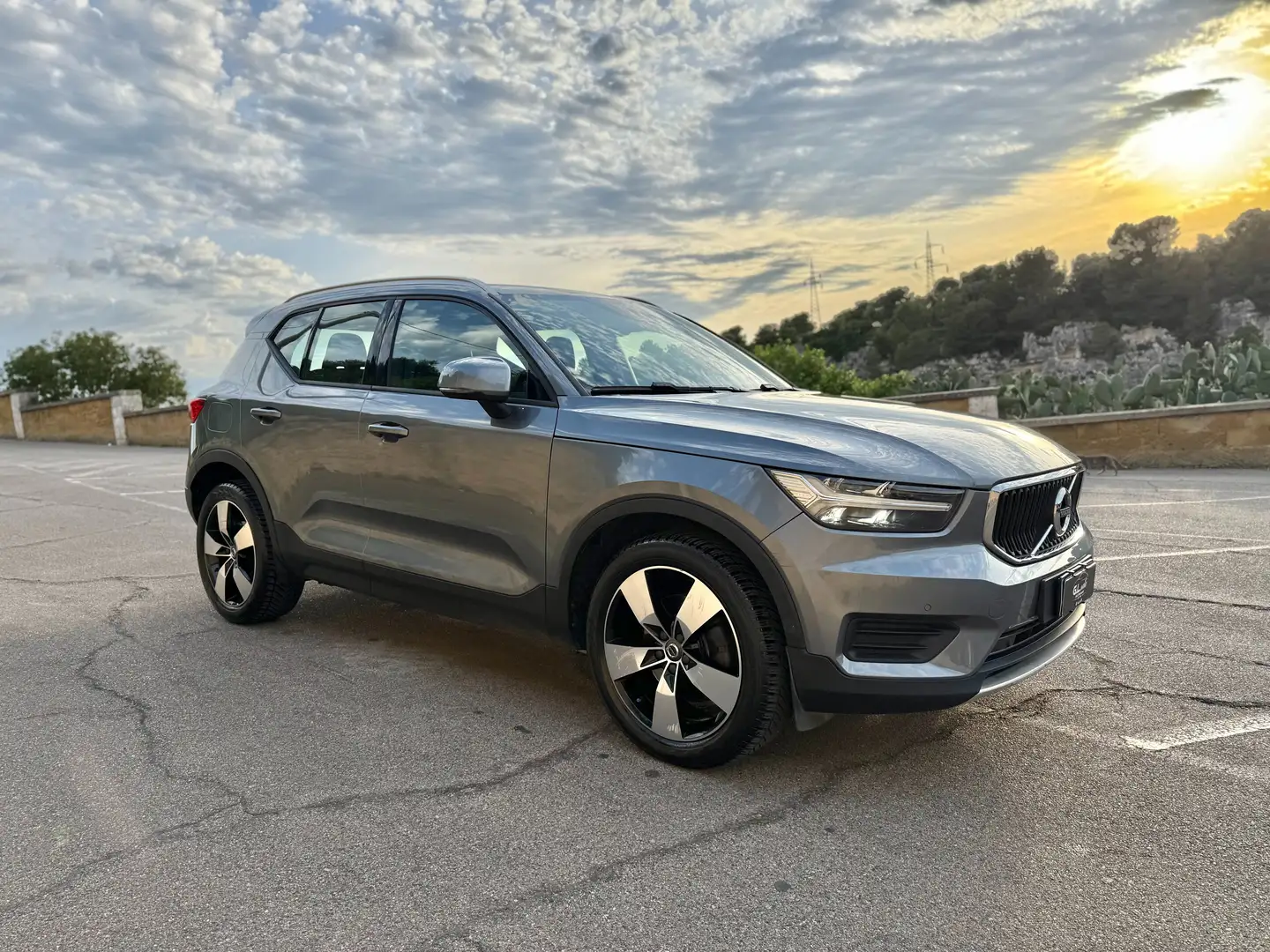 Volvo XC40 D4 AWD/2.0 150 CV/CERCHI 19"/TAGLIANDI VOLVO Grigio - 1