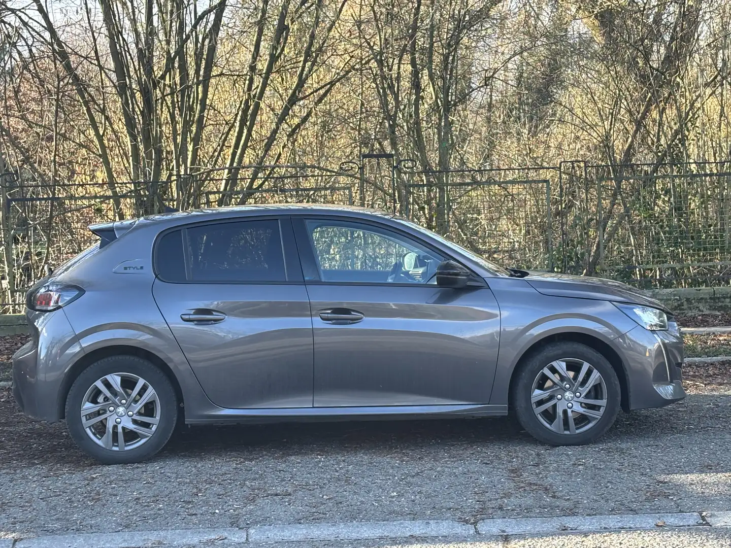 Peugeot 208 208 1.6 BlueHDi Style Gris - 2