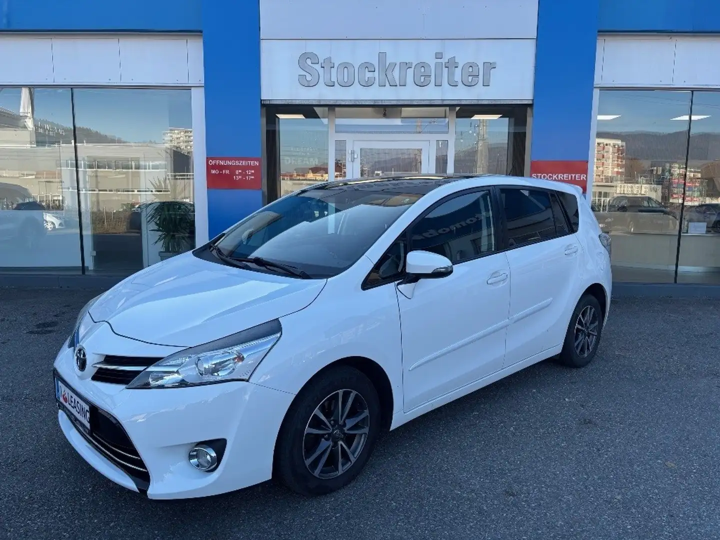 Toyota Verso 2,0 D-4D Active DPF*PANO*KAMERA*TEMPO*FREISPRECH* Weiß - 1