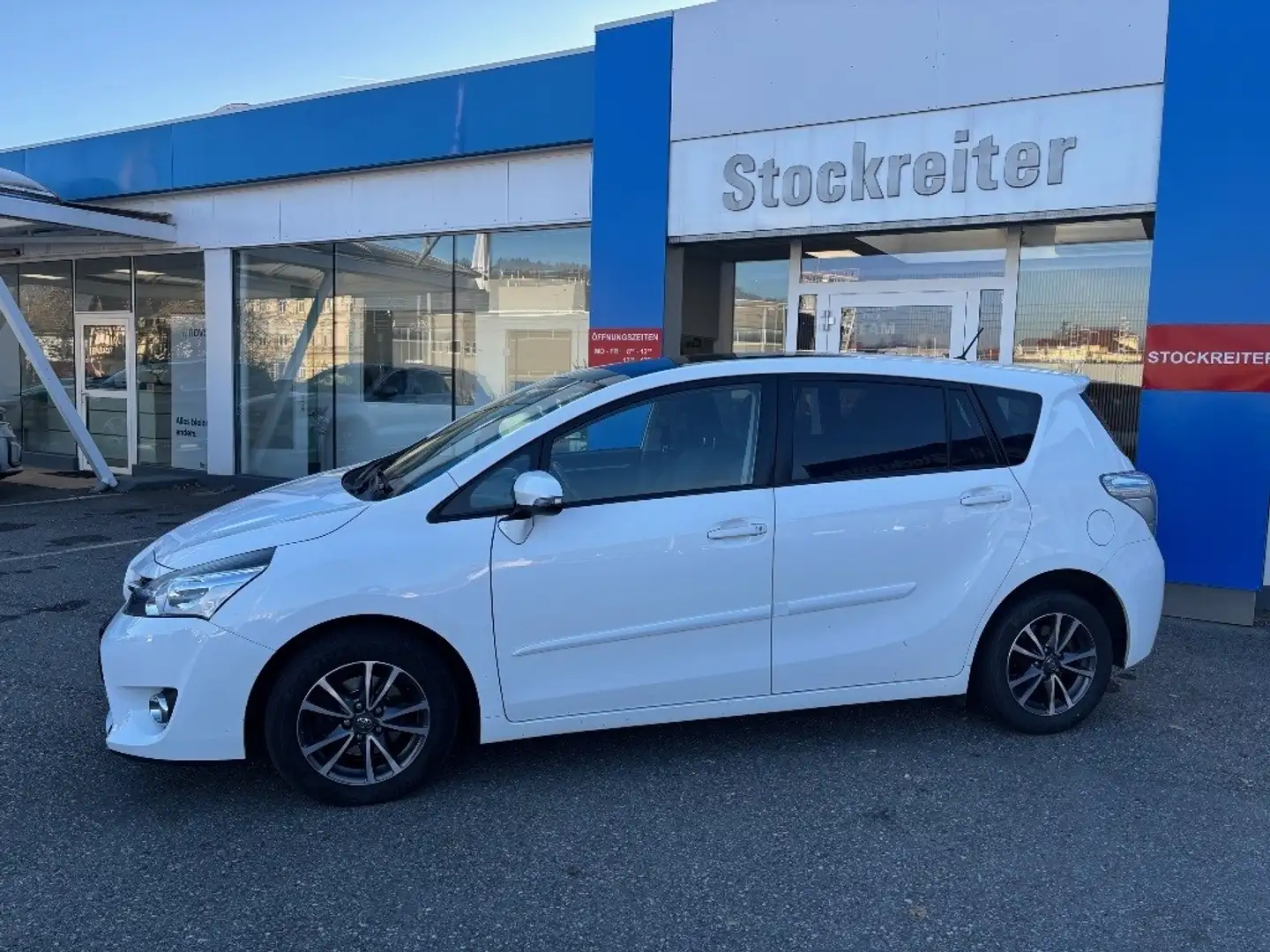 Toyota Verso 2,0 D-4D Active DPF*PANO*KAMERA*TEMPO*FREISPRECH* Weiß - 2