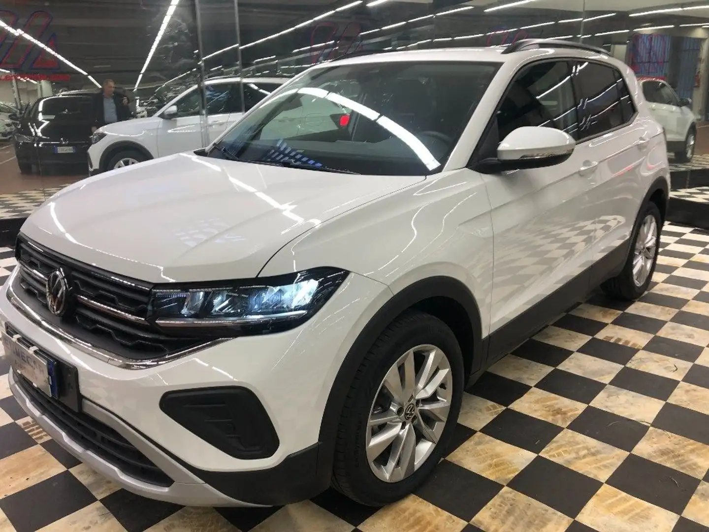 Volkswagen T-Cross 1.0 TSI Edition Plus Weiß - 1
