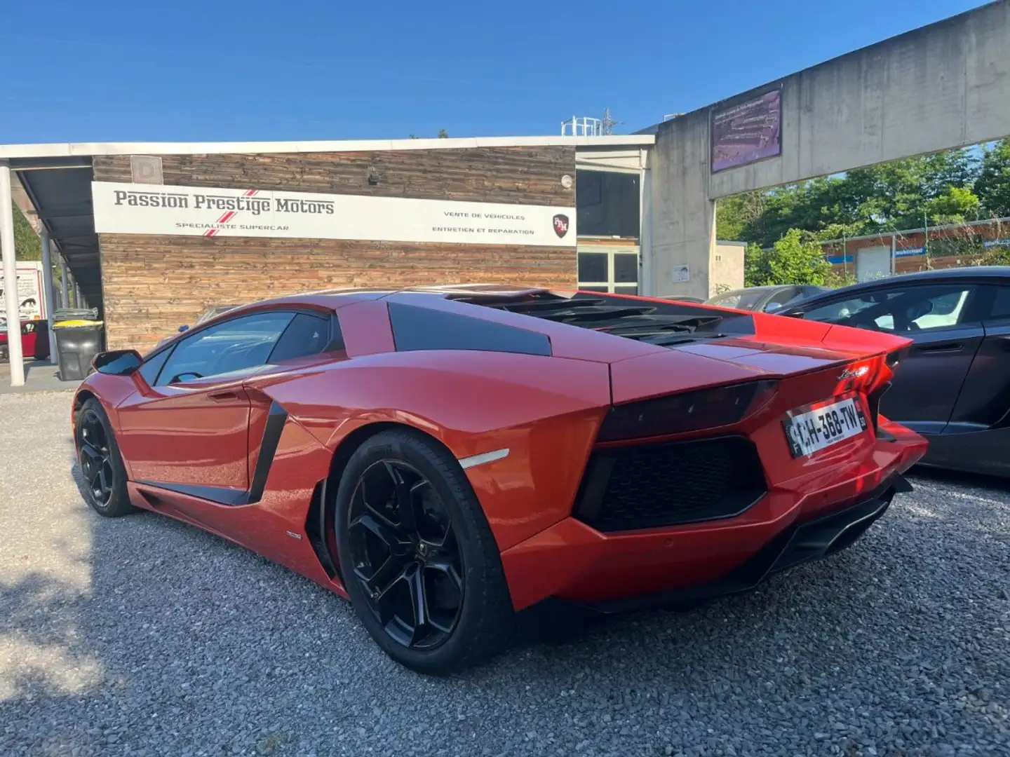 Lamborghini Aventador V12 6.0L LP700-4 E-Gear Gold - 1