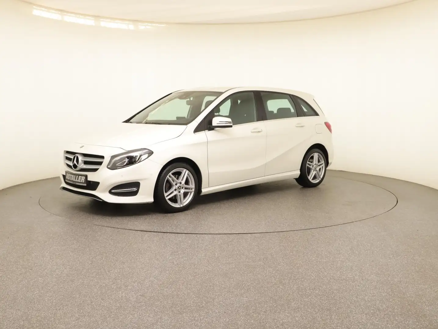 Mercedes-Benz B 200 Urban Navi+LED+Tempomt+SHZ+Businessp+Parka Weiß - 2