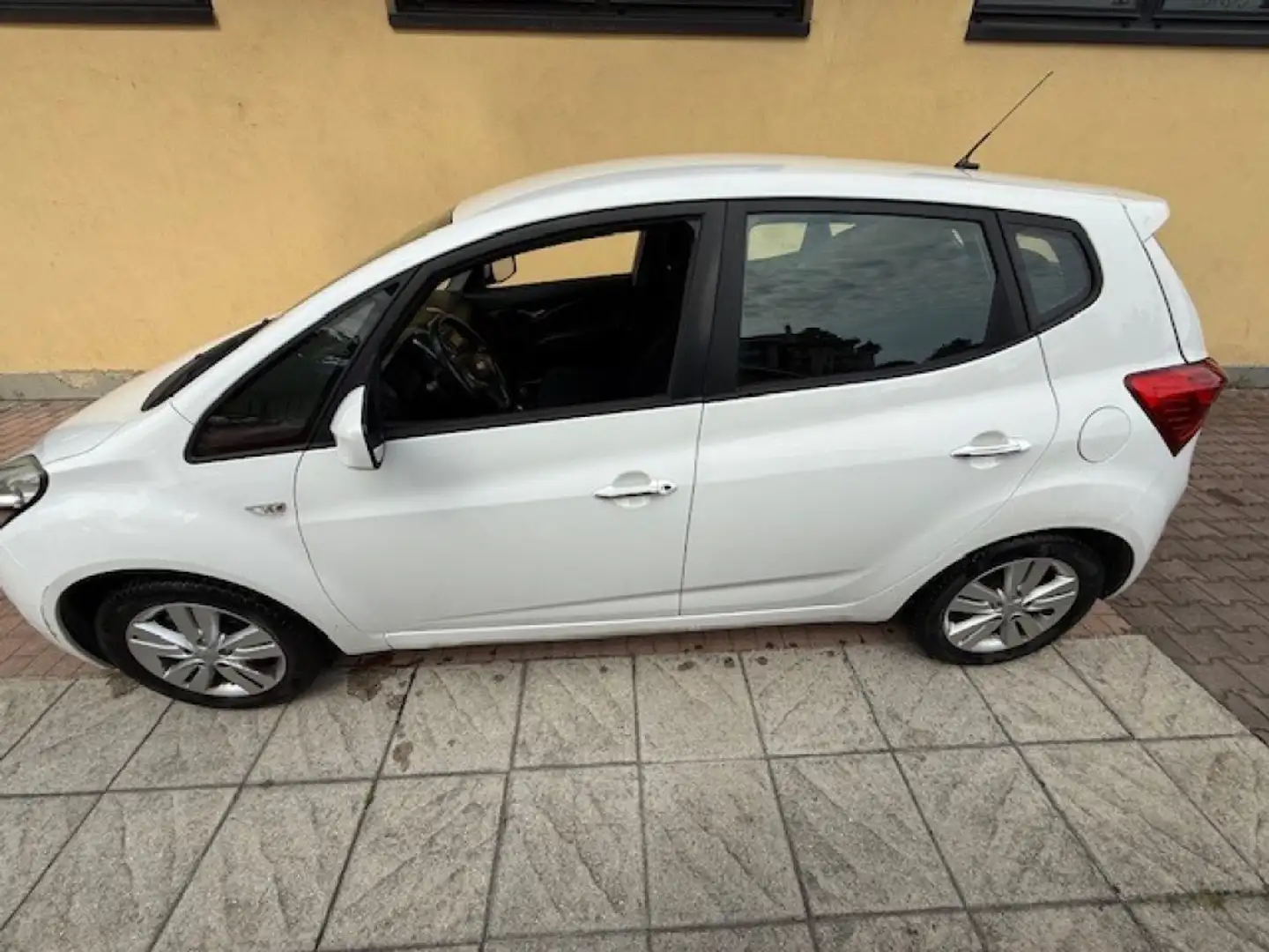 Hyundai iX20 1.4 90 CV Econext Comfort Blanc - 2