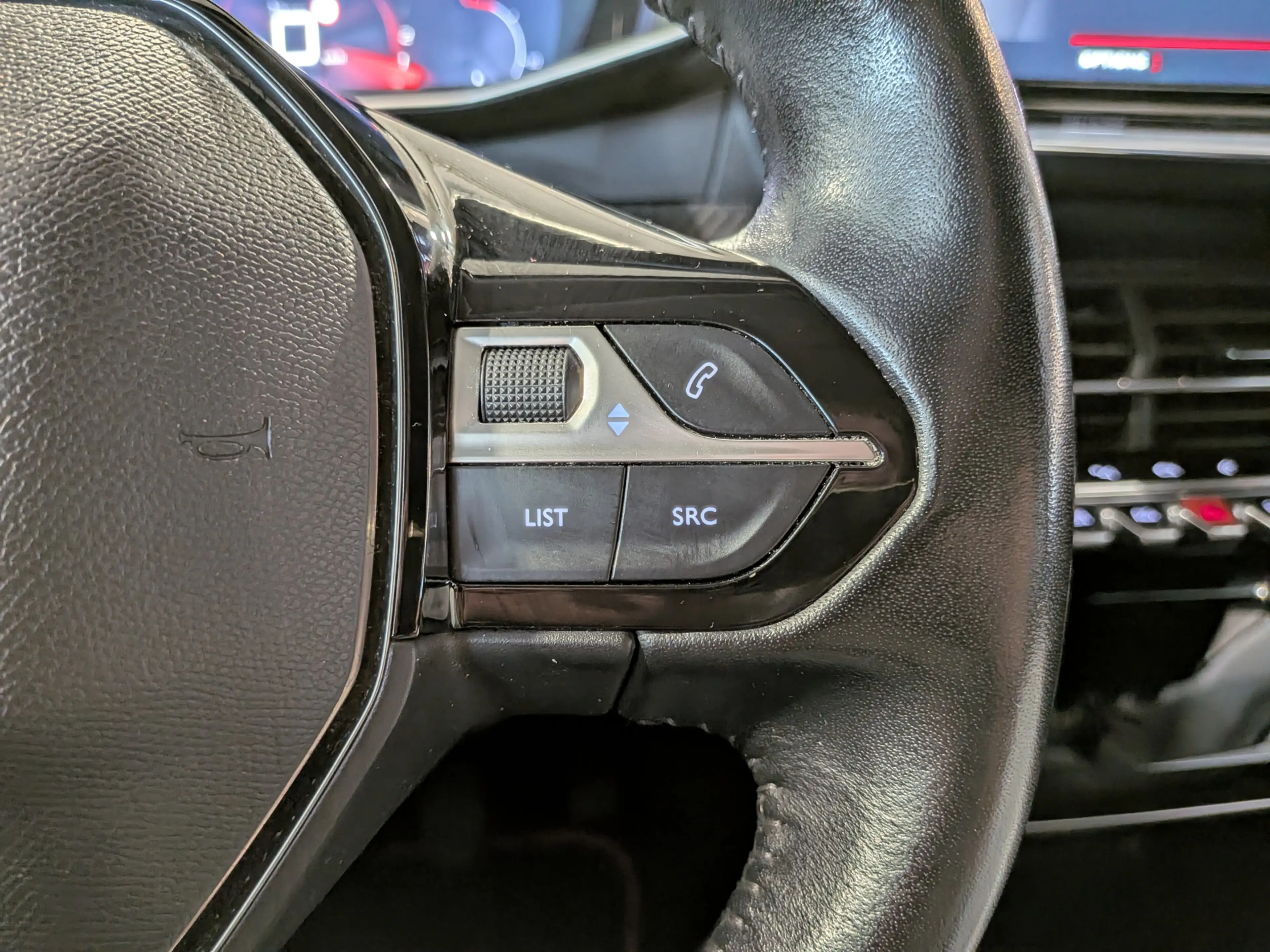 Peugeot 2008 1.2 PureTech Allure Carplay, Cruise Control, Verke — photo 13