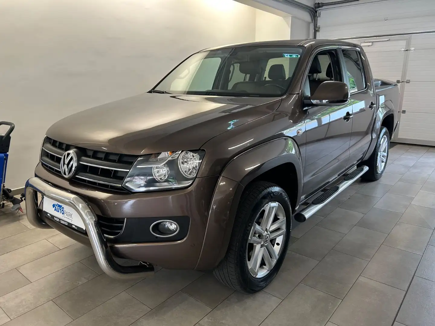 Volkswagen Amarok Highline DoubleCab 4Motion Braun - 1