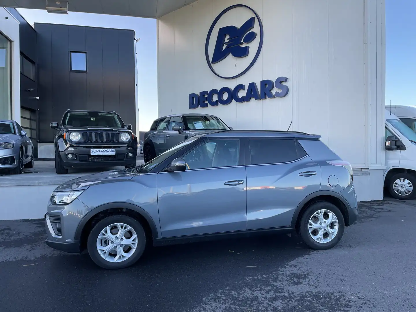 SsangYong Tivoli Leder - Camera - Carplay - Android auto - Navigat Gris - 2