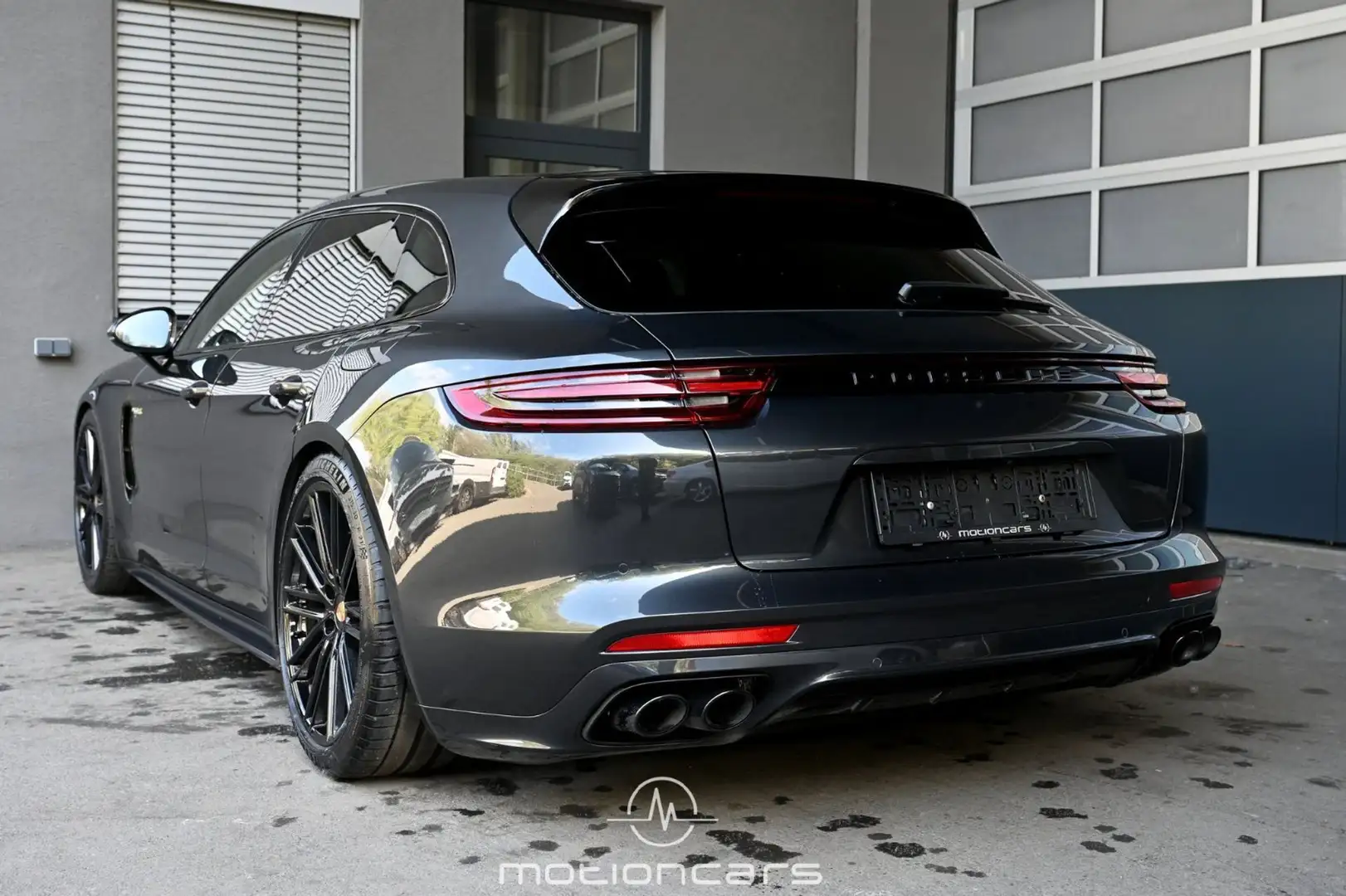 Porsche Panamera Sport Turismo 2.9 E-Hybrid VOLL Approved 03/28 Grau - 2