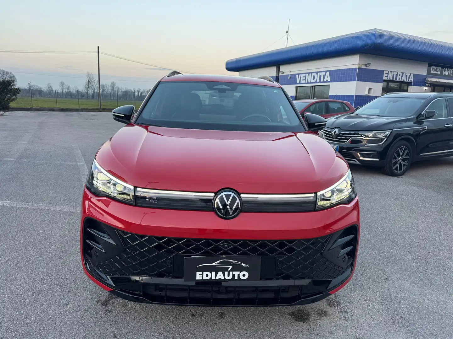 Volkswagen Tiguan 2.0 TDI R-LINE 193CV DSG 4MOTION CON GANCIO TRAINO Rosso - 2