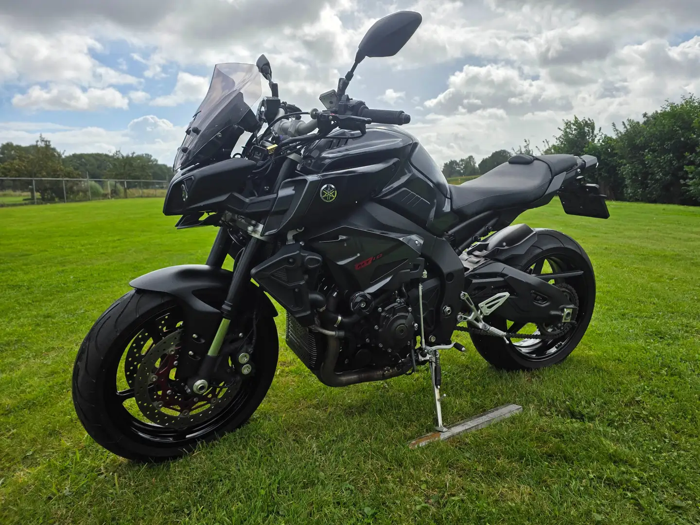Yamaha MT-10 Zwart - 1