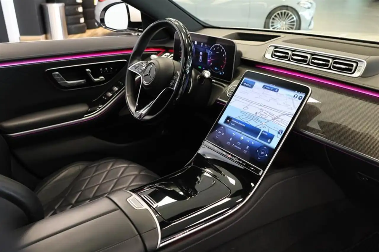 Mercedes-Benz S-Class снимка Mercedes-Benz S-Class