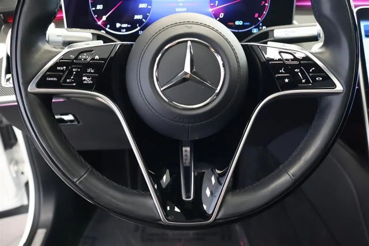 Mercedes-Benz S-Class снимка Mercedes-Benz S-Class