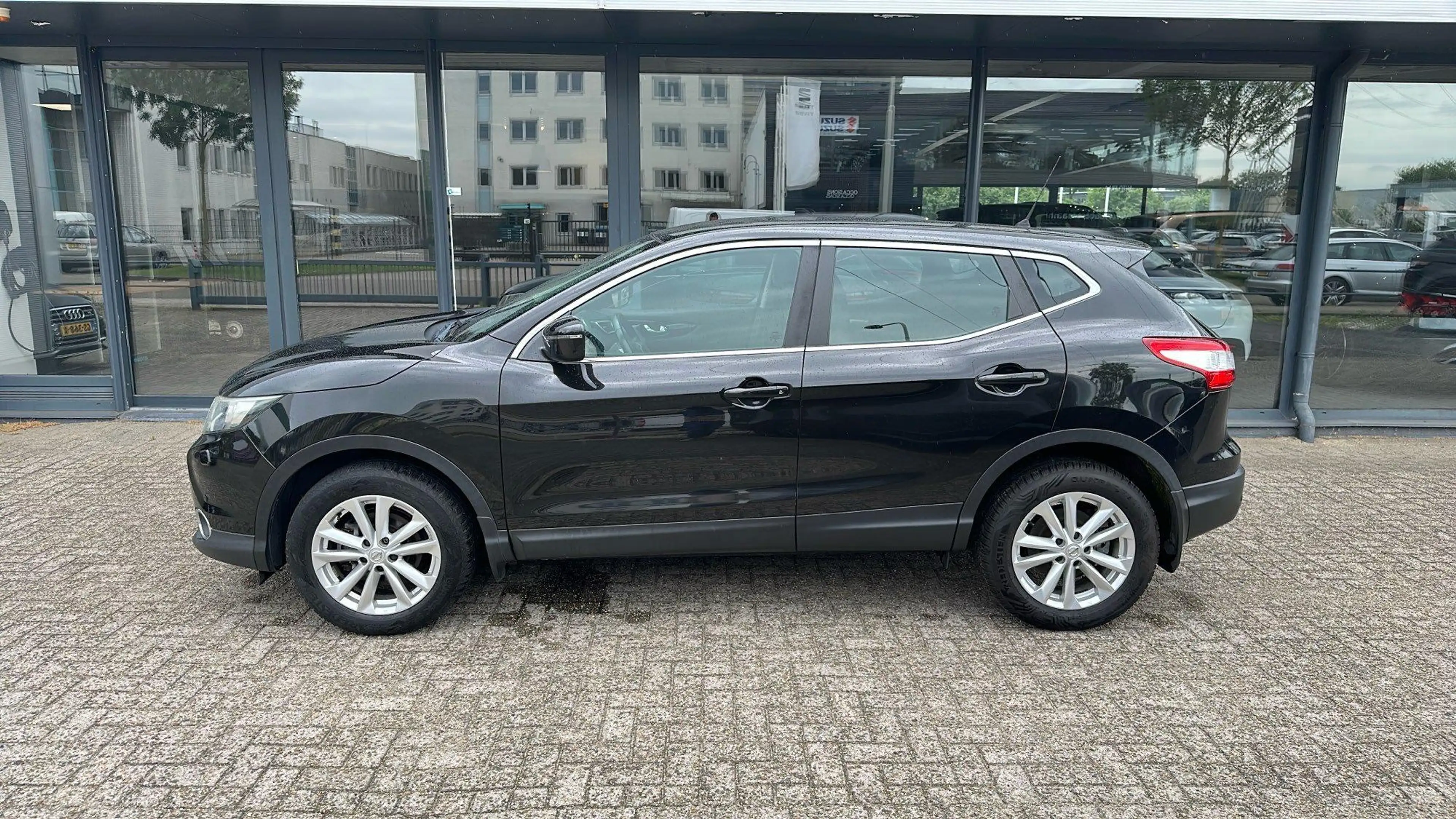 Nissan Qashqai 1.2 N-Connecta / Automaat / Navi / Camera — photo 4
