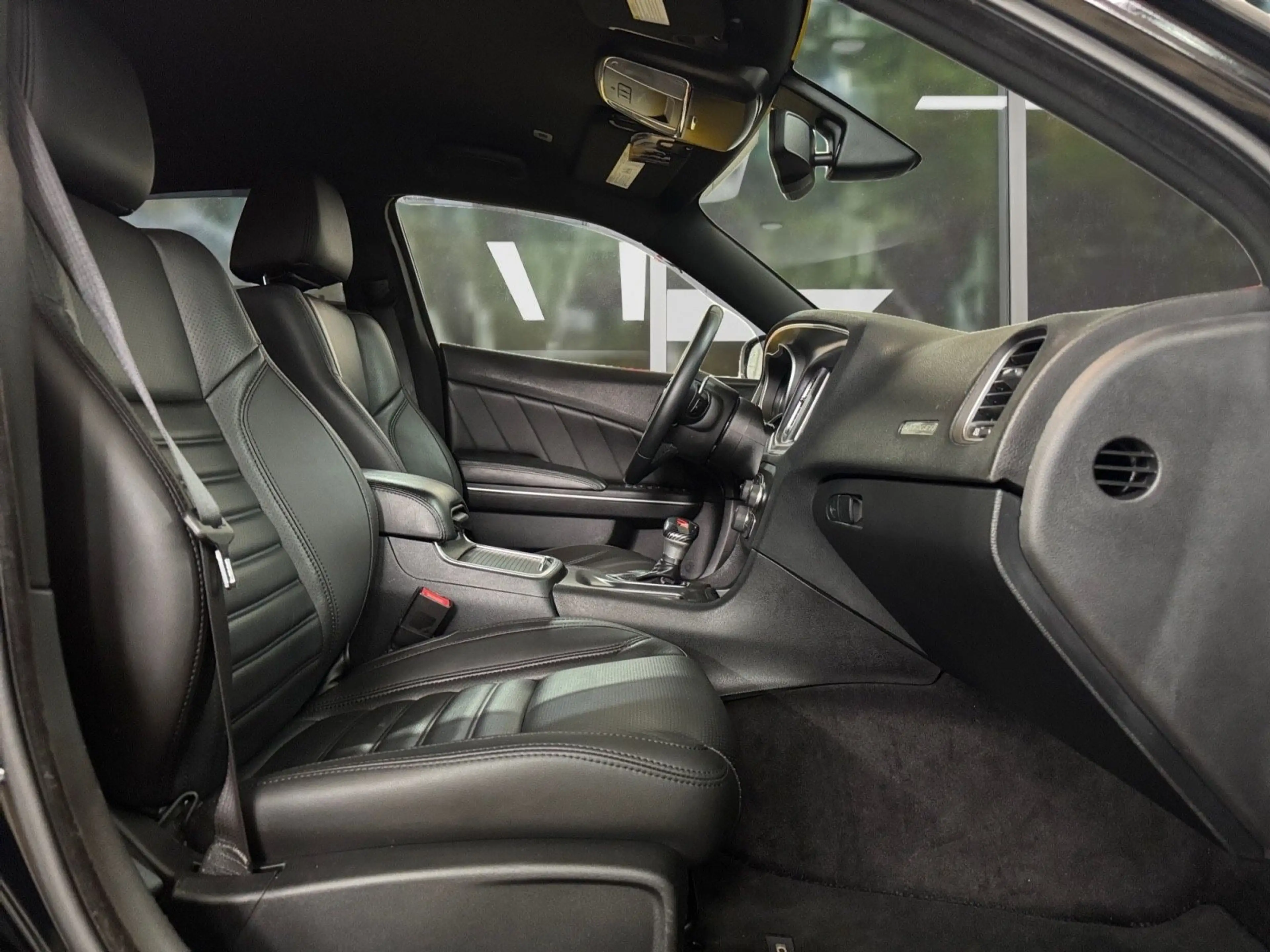 Dodge Charger 5.7 Automatik, Wenig Km, Guter Zustand — photo 7