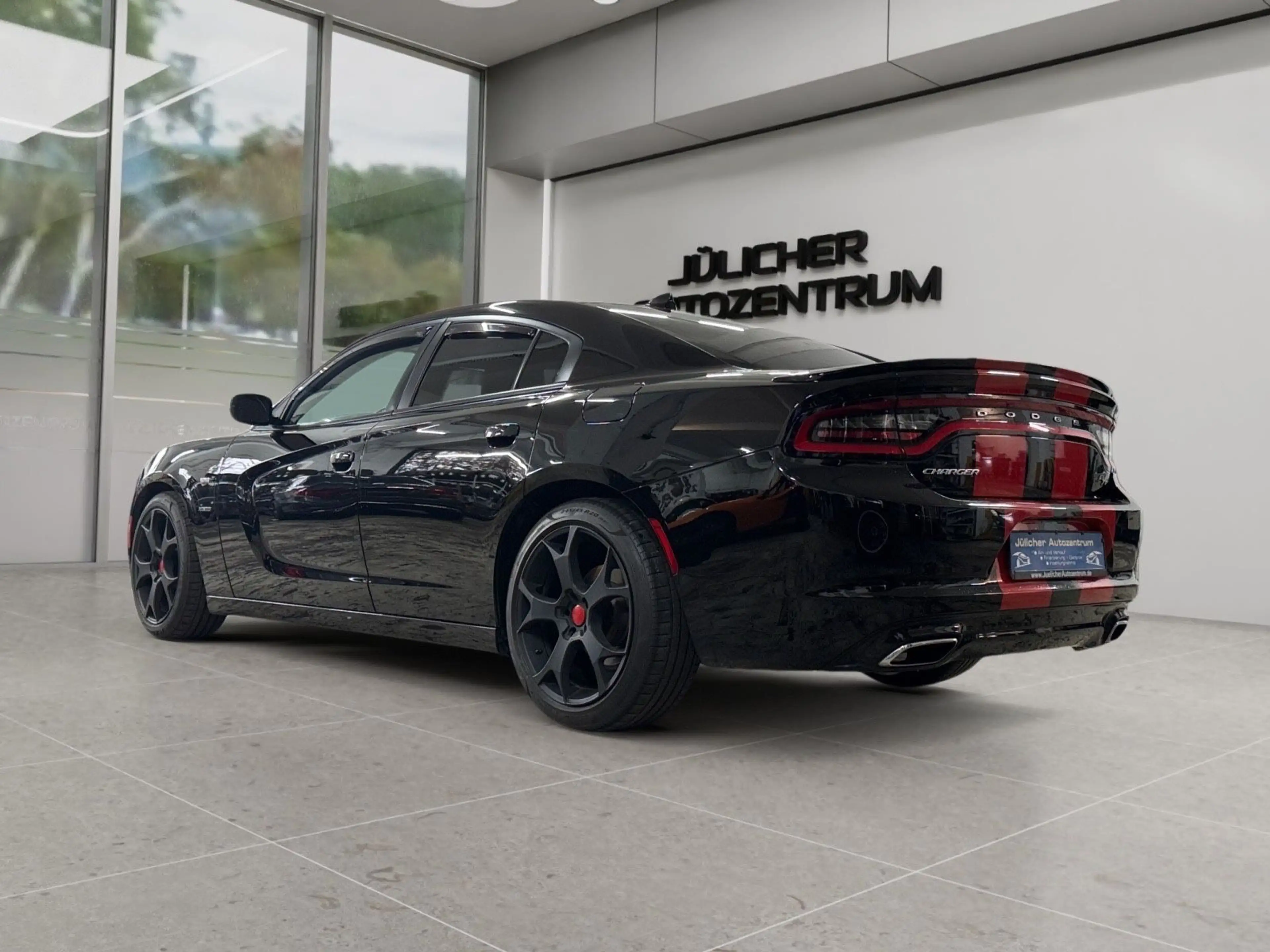 Dodge Charger 5.7 Automatik, Wenig Km, Guter Zustand — photo 6