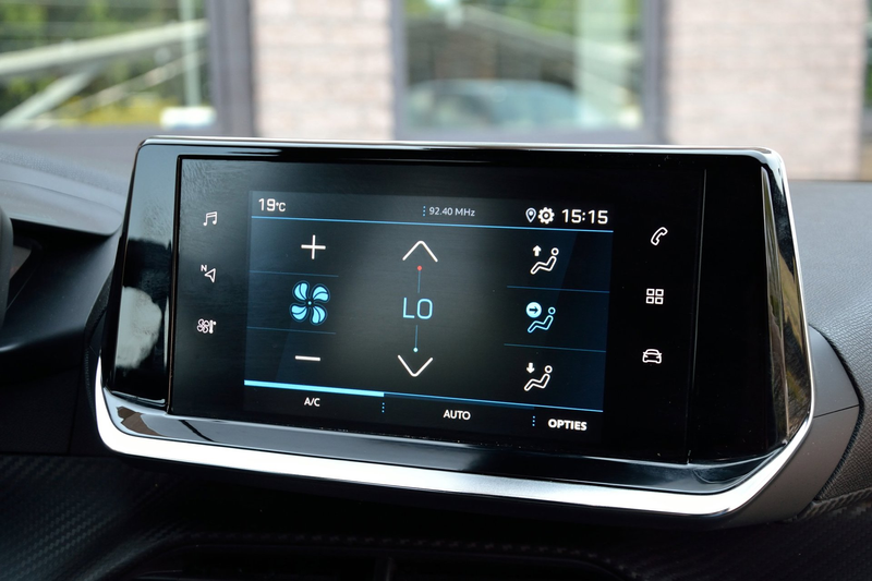 Peugeot 2008 1.2 PureTech Allure Pack 130PK Automaat | Navigati — photo 11