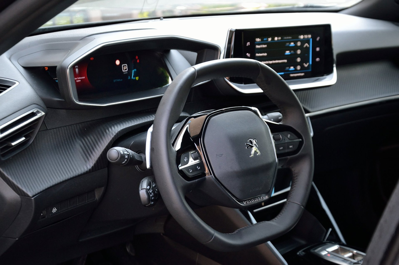 Peugeot 2008 1.2 PureTech Allure Pack 130PK Automaat | Navigati — photo 5