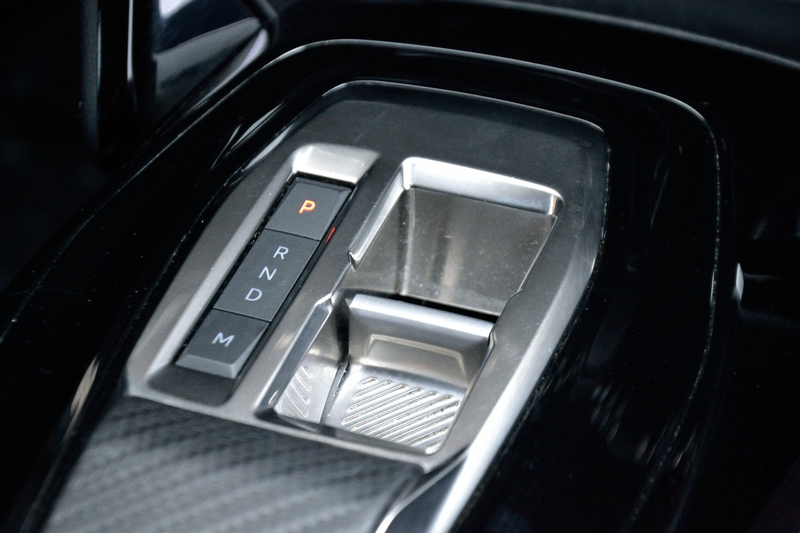 Peugeot 2008 1.2 PureTech Allure Pack 130PK Automaat | Navigati — photo 14