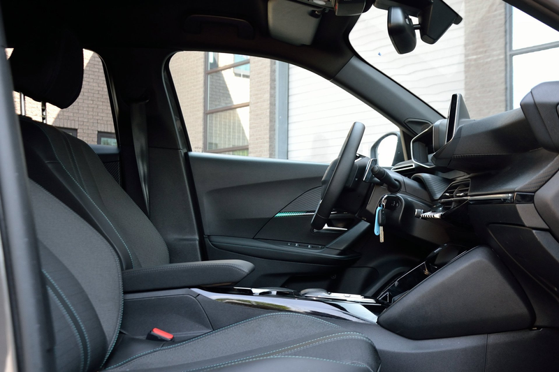 Peugeot 2008 1.2 PureTech Allure Pack 130PK Automaat | Navigati — photo 8