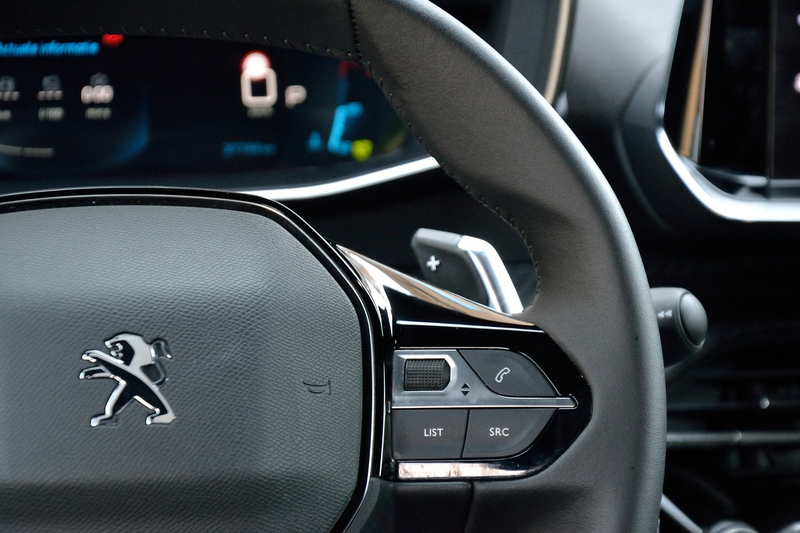 Peugeot 2008 1.2 PureTech Allure Pack 130PK Automaat | Navigati — photo 18