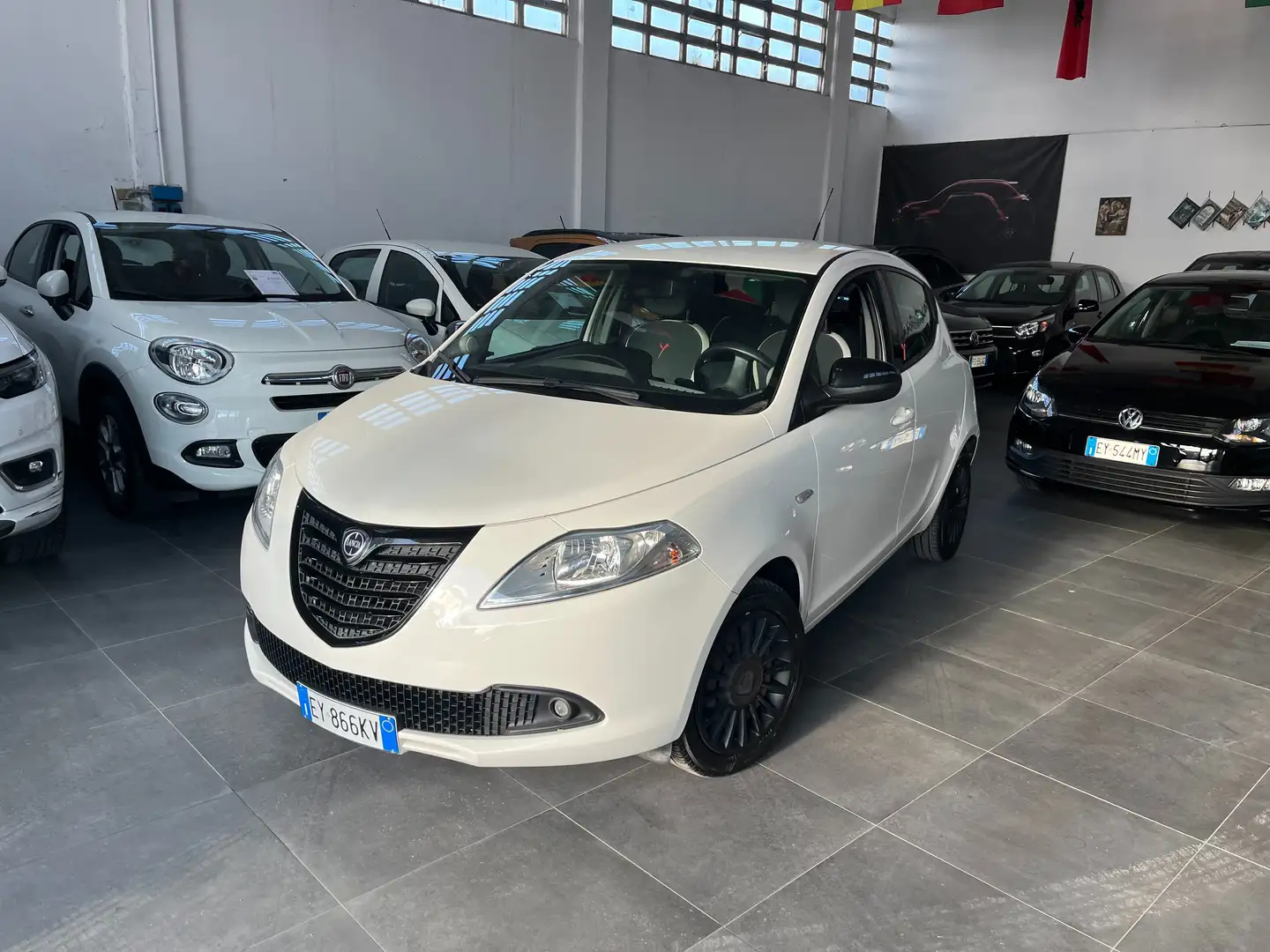 Lancia Ypsilon Ypsilon III  1.2 8v Silver c/clima 69cv Bianco - 1