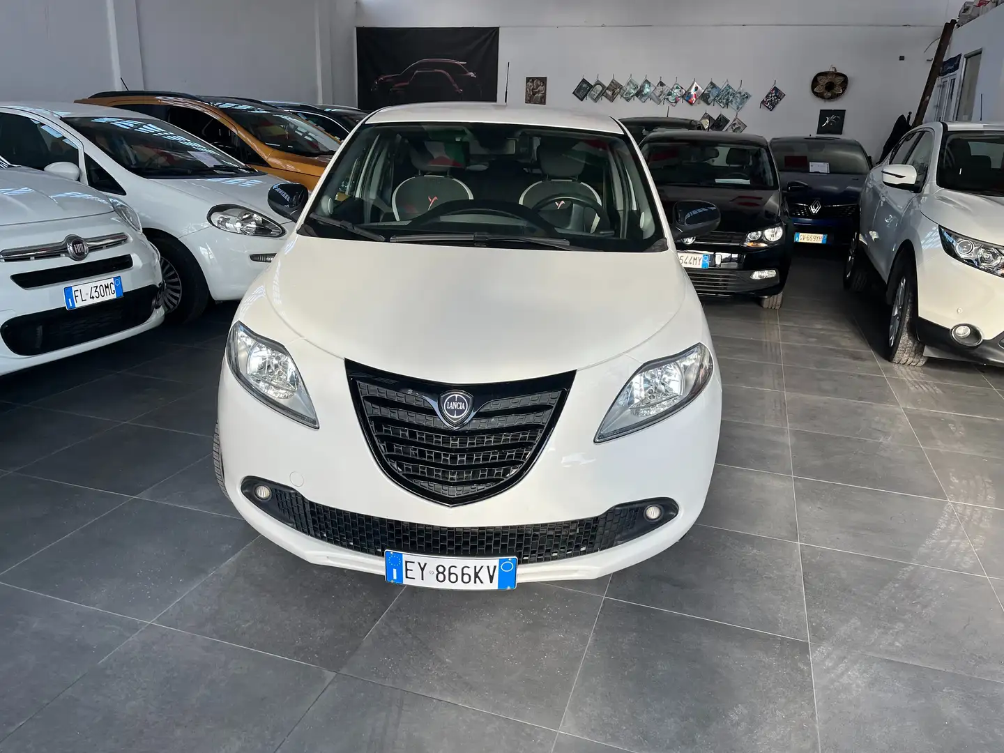 Lancia Ypsilon Ypsilon III  1.2 8v Silver c/clima 69cv Bianco - 2